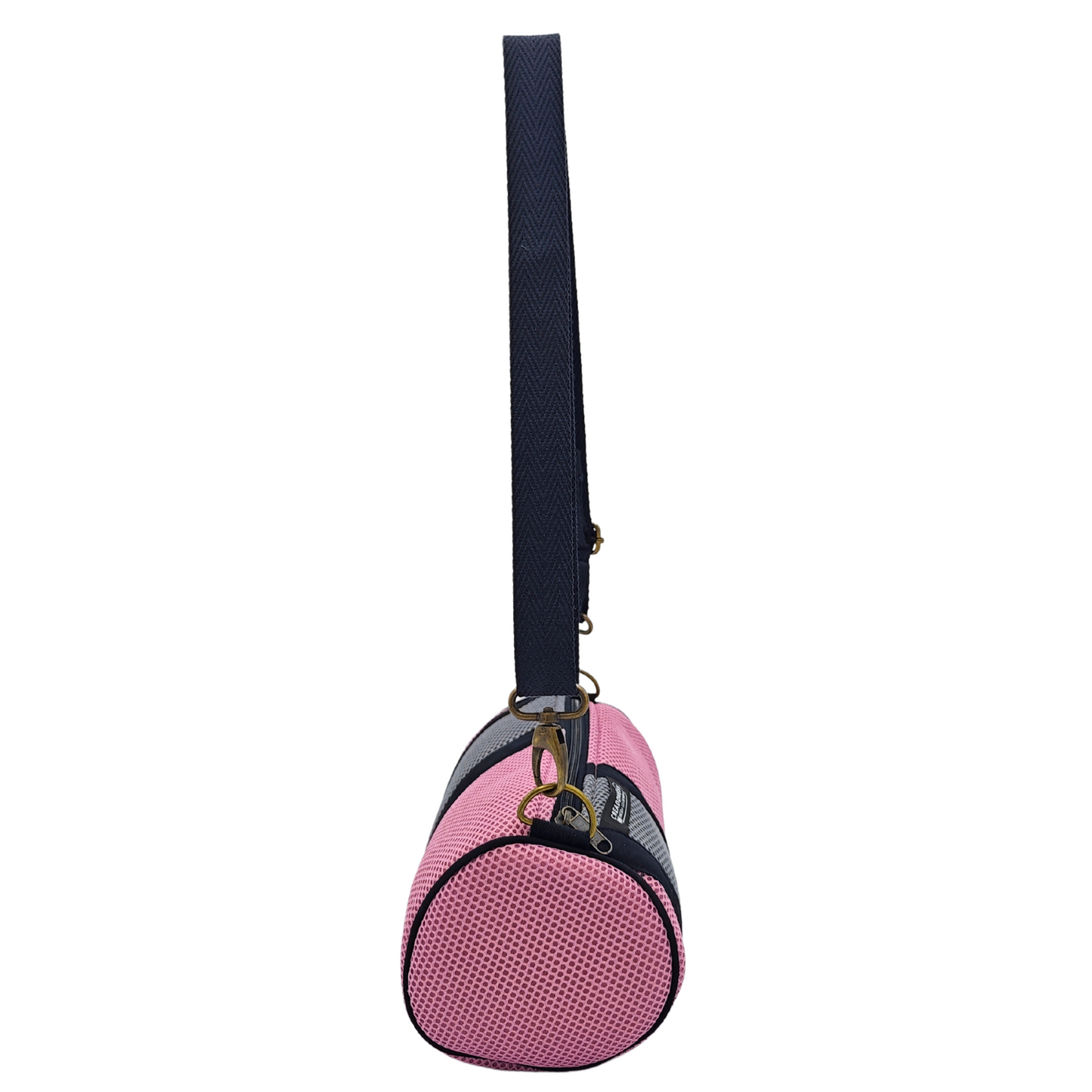 Compra nuestro mini bolso rosa-gris, hecho a mano con tejido 3D y material reciclado, elaborado artesanalmente por las mujeres del Programa Social de Creadoness.