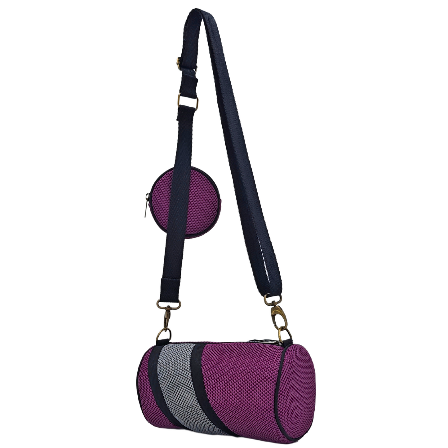 Compra nuestro mini bolso con monedero, hecho a mano con tejido 3D y material reciclado, elaborado artesanalmente por las mujeres del Programa Social de Creadoness.