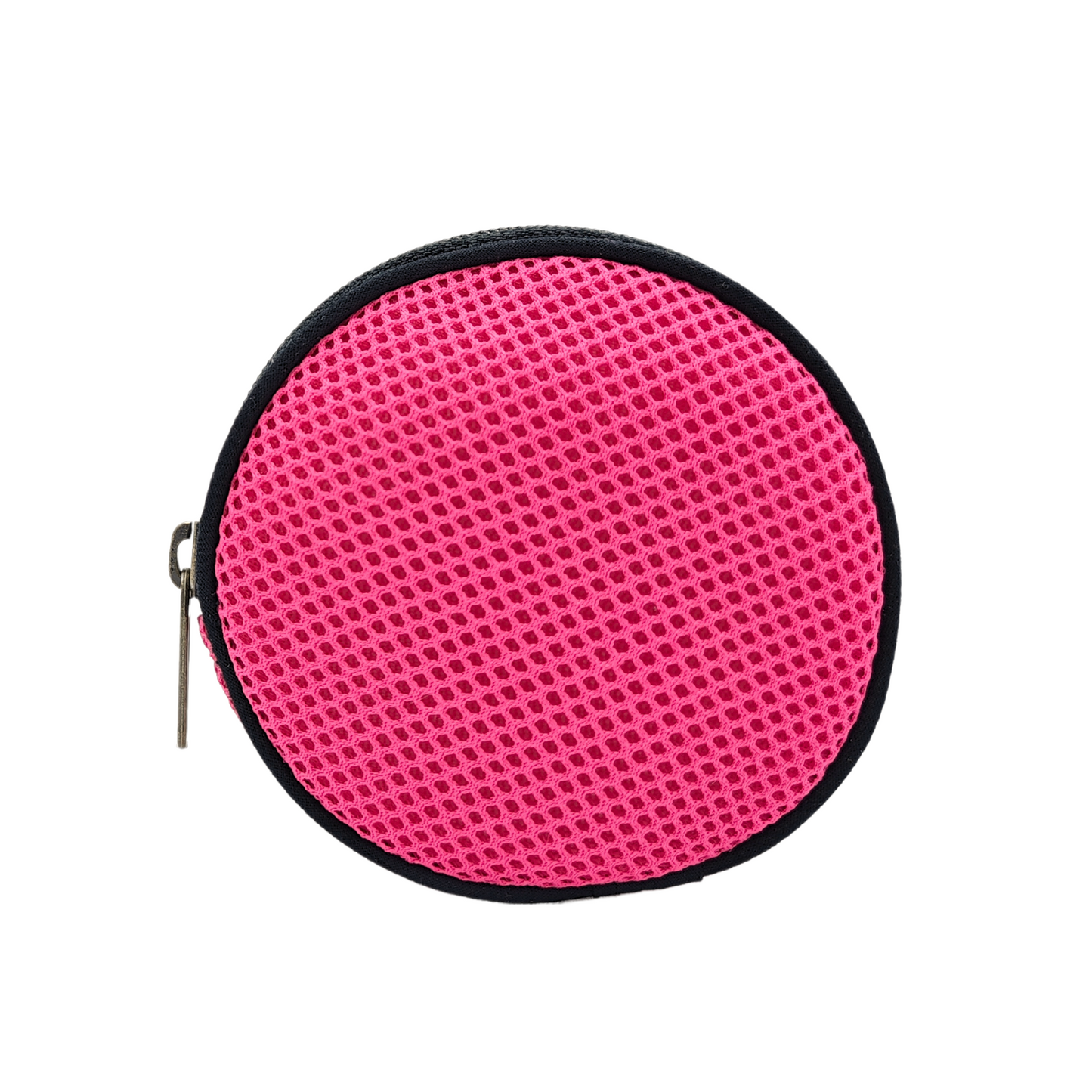 Compra nuestro monedero fucsia hecho a mano con tejido 3D y material reciclado, elaborado artesanalmente por las mujeres del Programa Social de Creadoness.