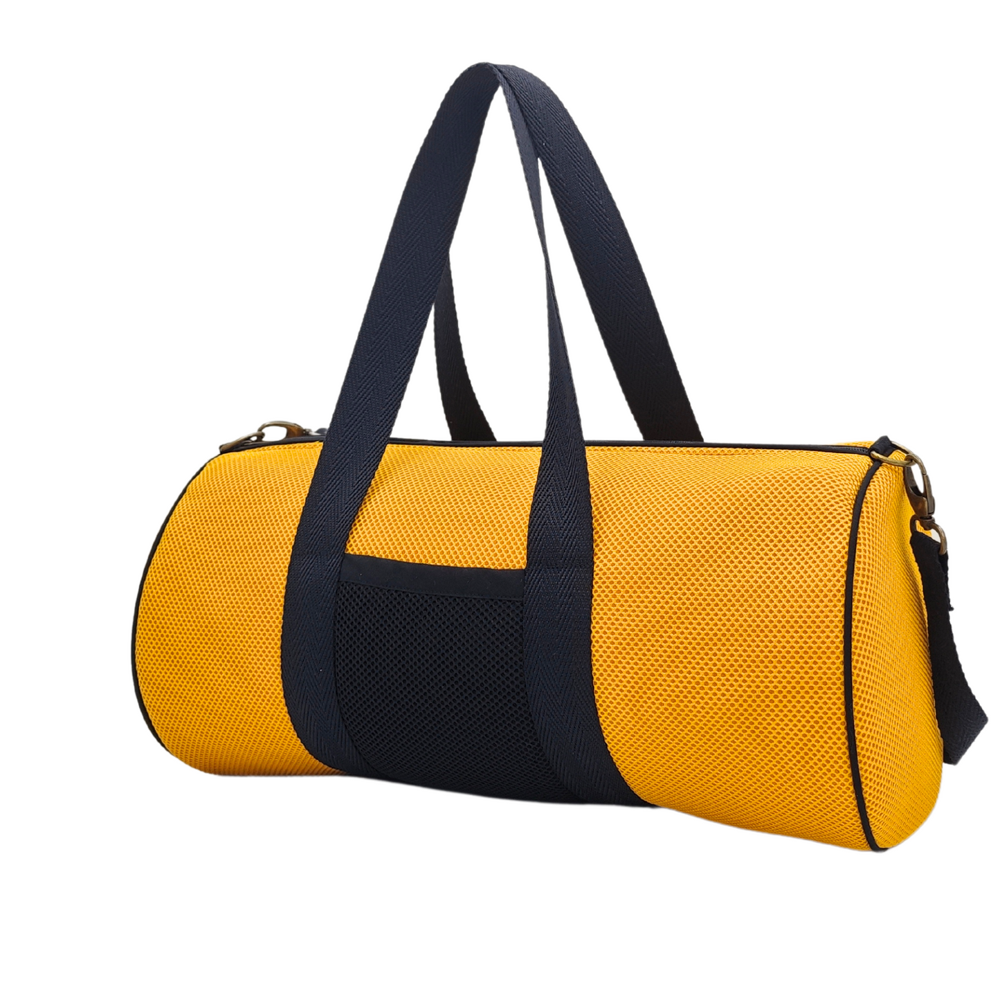 Compra nuestro bolso deportivo amarillo-negro, hecho a mano con tejido 3D y material reciclado, elaborado artesanalmente por las mujeres del Programa Social de Creadoness.