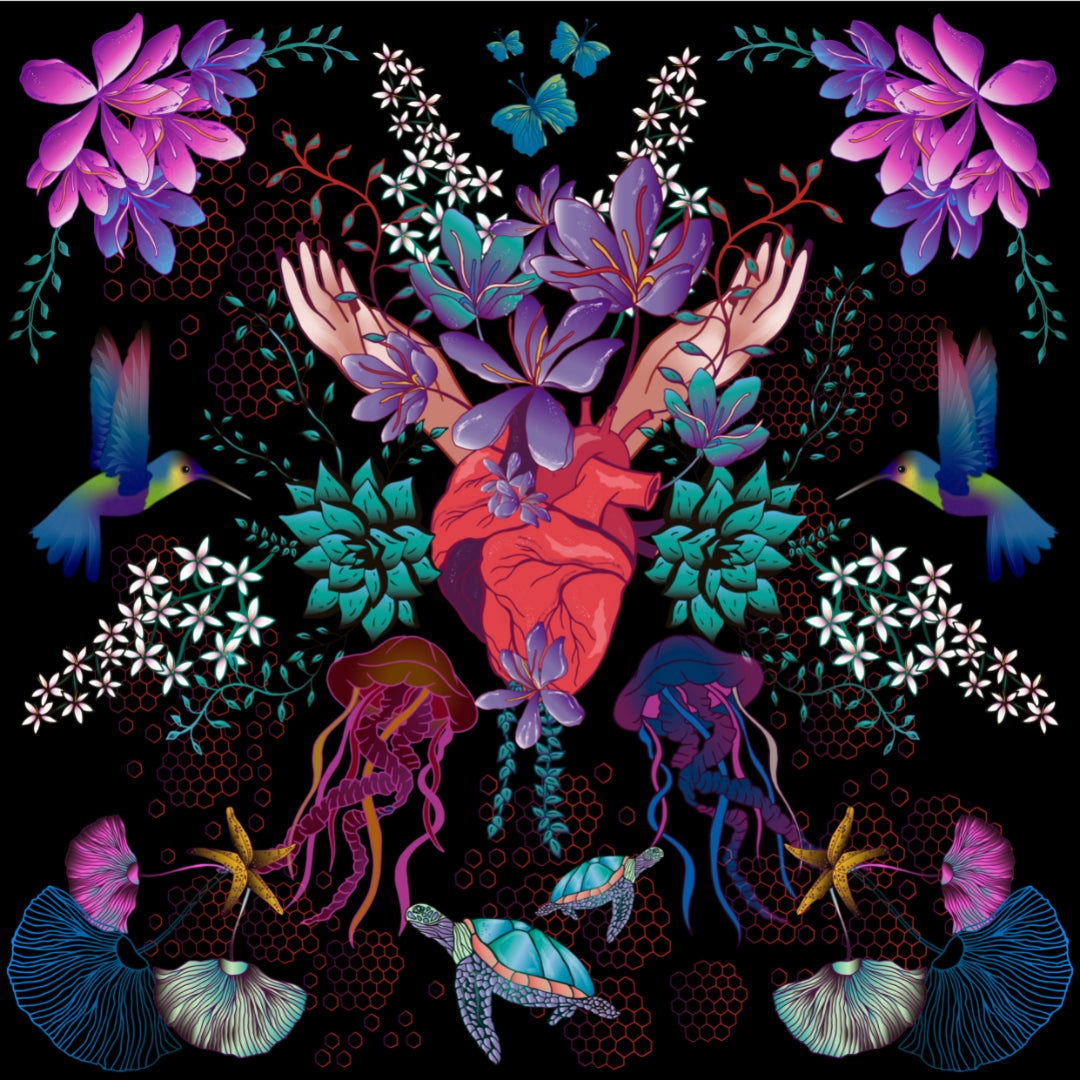 Grande pañuelo de tela de raso, de moderado brillo que destacan los colores de la estampa. El tejido posee un gramaje que le aporta suave caída. La espampa es un corazón humano con dos manos de mujer como alas. Presenta flores típicas del mediterraneo como la flor del azafrán y almendro y animales marinos como la tortuga, medusas y estrellas de mar. El diseño es de Diana Kim.