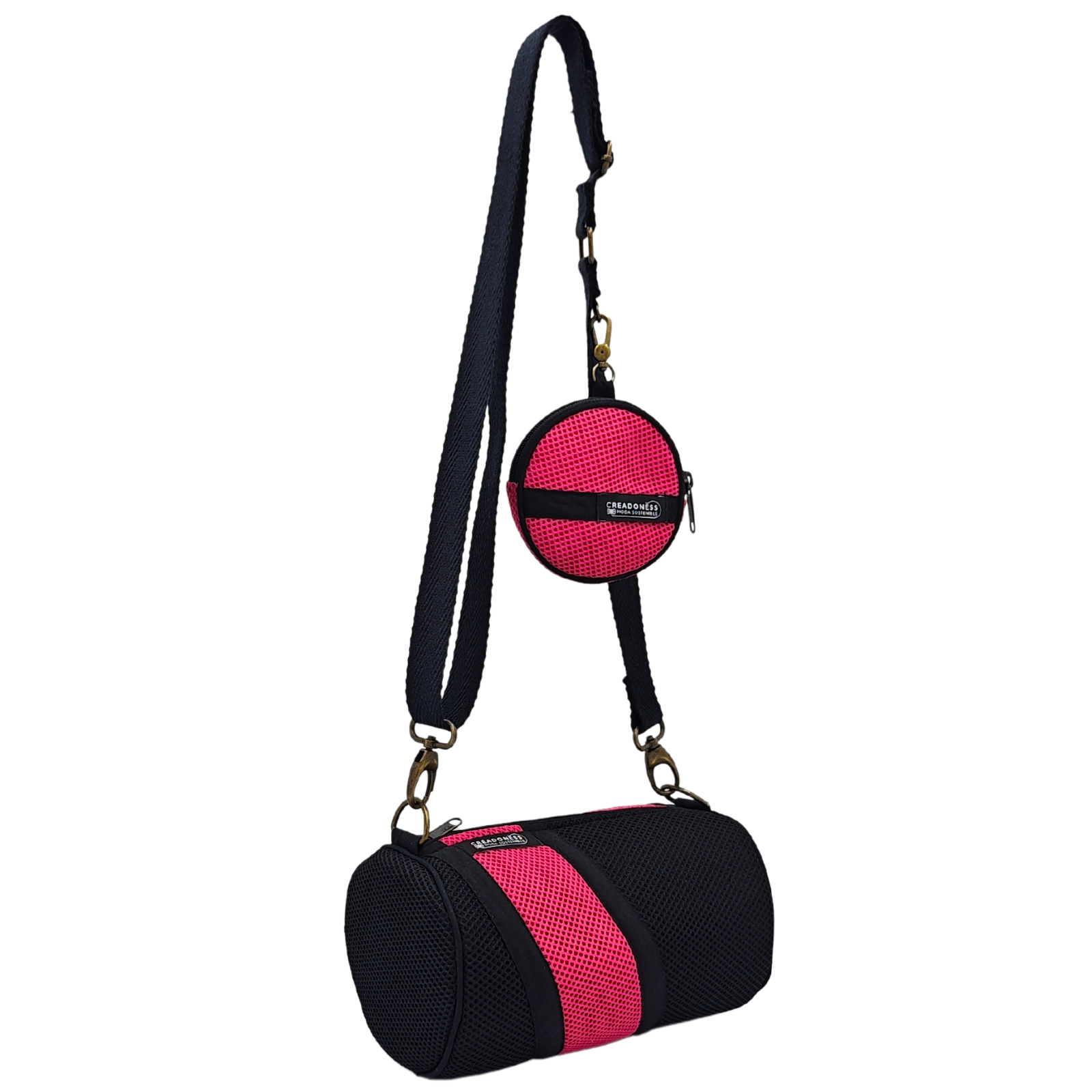 Compra nuestro mini bolso con monedero, hecho a mano con tejido 3D y material reciclado, elaborado artesanalmente por las mujeres del Programa Social de Creadoness.