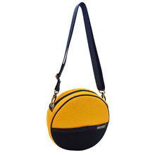 Load image into Gallery viewer, Compra nuestro bolso circular amarillo, hecho a mano con tejido 3D y material reciclado, elaborado artesanalmente por las mujeres del Programa Social de Creadoness.
