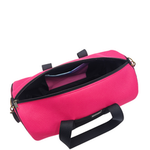 Load image into Gallery viewer, Compra nuestro bolso deportivo fucsia-negro, hecho a mano con tejido 3d y material reciclado, elaborado artesanalmente por las mujeres del Programa Social de Creadoness.
